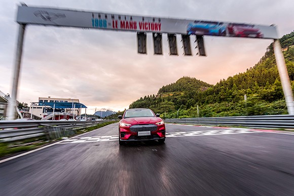 3.65方程式挑战赛 智能先锋纯电国产福特Mustang Mach-E全国四城试驾正式开启