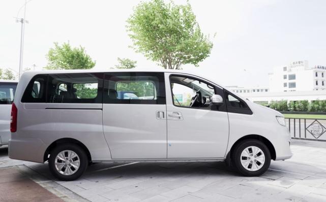 瑞风M3 2022款新车到店 标配车联网的商用MPV确实不一样