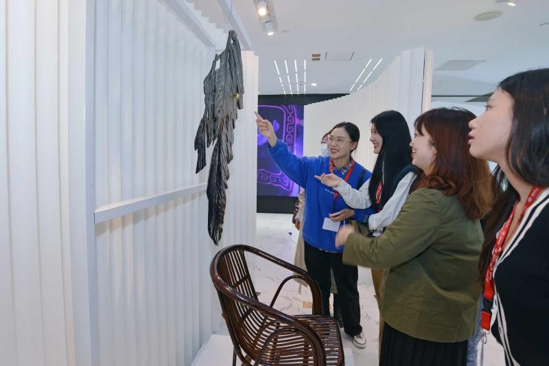 2021“BMW中国文化之旅”社会创新成果展在沪开幕