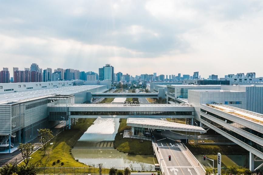 揭秘ID.6 X出生地 上汽大众新能源汽车工厂