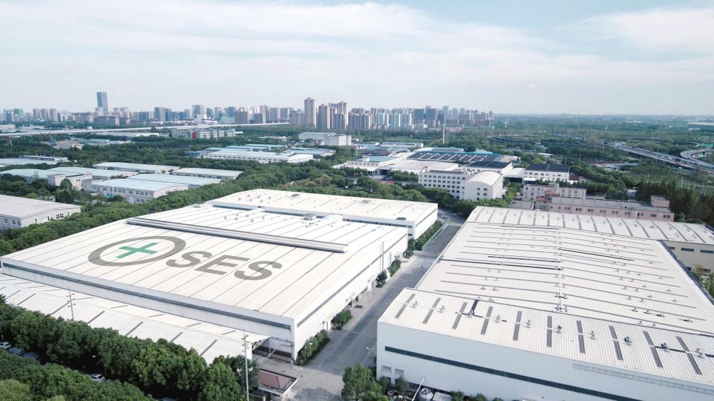 SES展示全球首个容量超过100 Ah的锂金属电池,并宣布在上海开建超级工厂