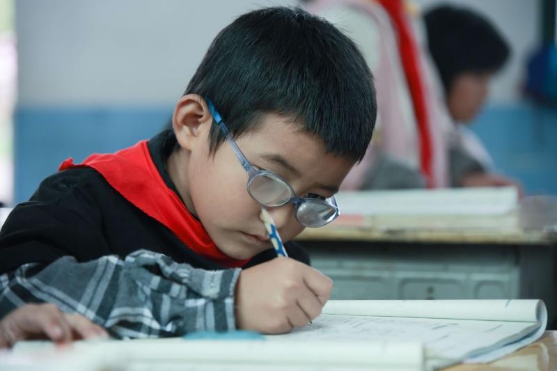 关爱无止境,只为每一张渴望光明的脸庞