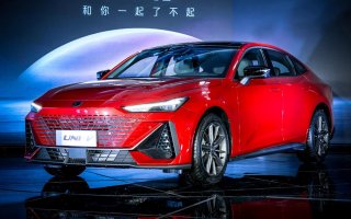 长安UNI-V直播首秀 众多网友强烈要求直接推出敞篷版！