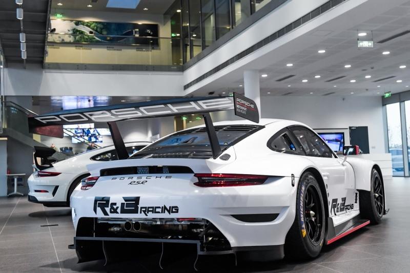 剑指勒芒:保时捷亚太赛车贸易有限公司为中国客户车队交付 911 RSR