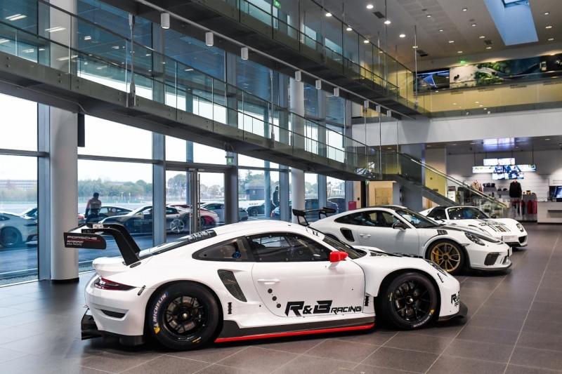 剑指勒芒:保时捷亚太赛车贸易有限公司为中国客户车队交付 911 RSR