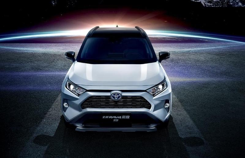 20万级全能驾控SUV评测,RAV4荣放创行业新价值!