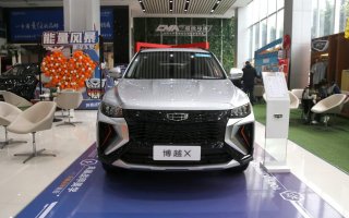 探店实拍吉利博越X，中国风范智能SUV，其魅力何在？