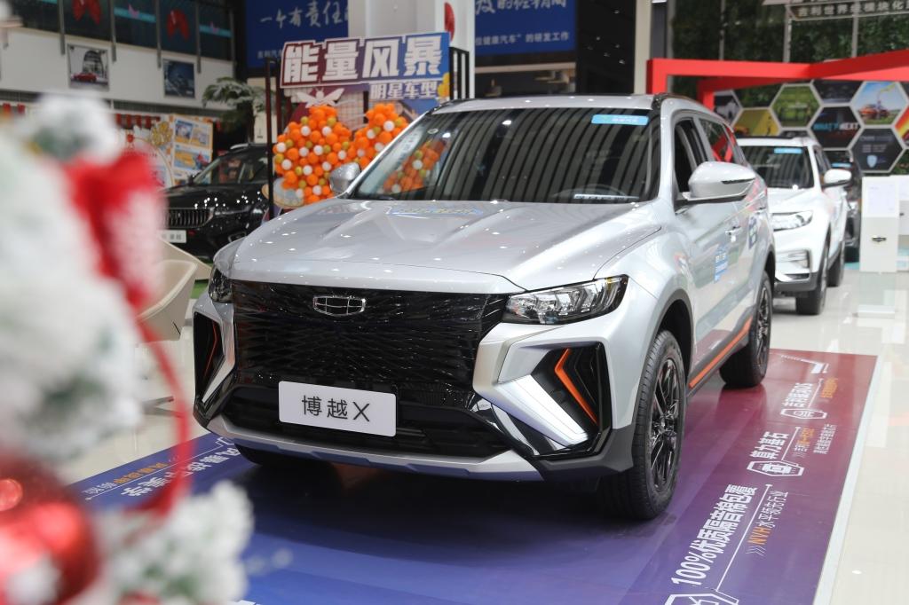 探店实拍吉利博越X,中国风范智能SUV,其魅力何在?