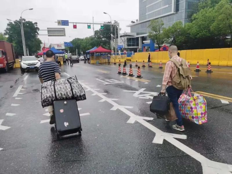 东风风神跨越12万辆“拥抱客户”跑对多条赛道