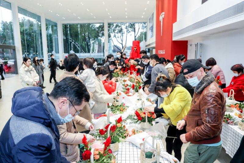2022新年首家,特斯拉上海奉贤首家特斯拉中心落成投用