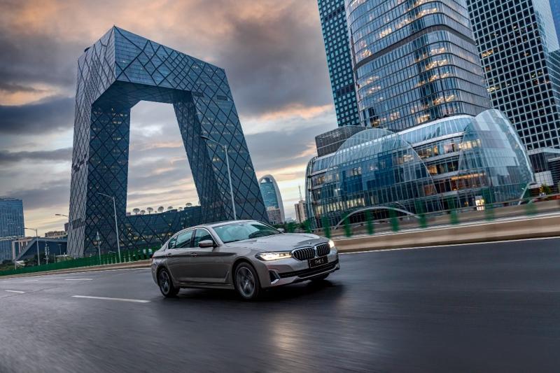 力拔头筹,新BMW 5系问鼎2021豪华市场的三个“必杀技”