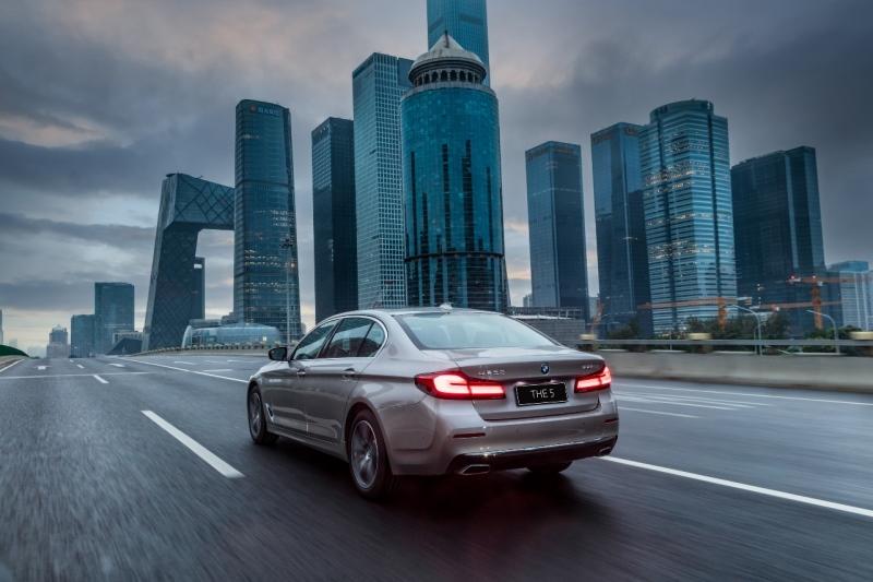 力拔头筹,新BMW 5系问鼎2021豪华市场的三个“必杀技”