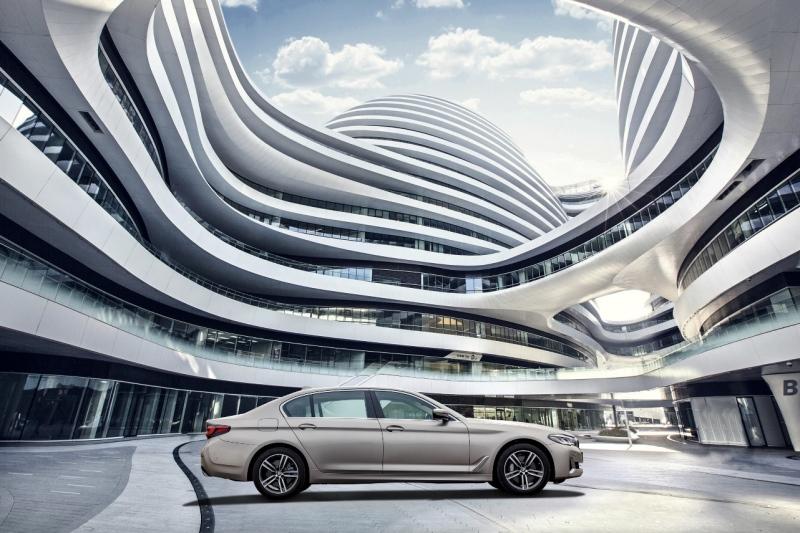力拔头筹,新BMW 5系问鼎2021豪华市场的三个“必杀技”