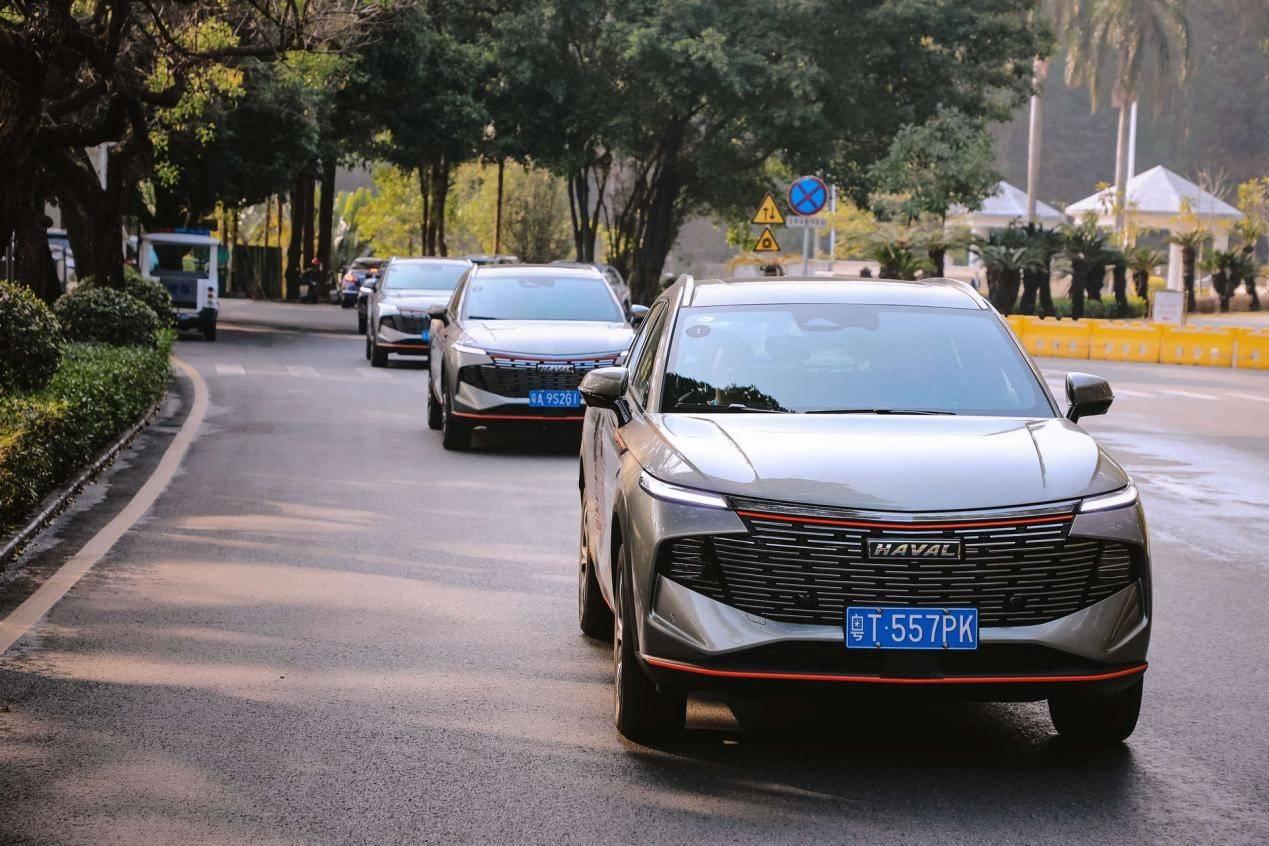 智能驾控享誉双城通勤族 哈弗神兽上市30天销量破万