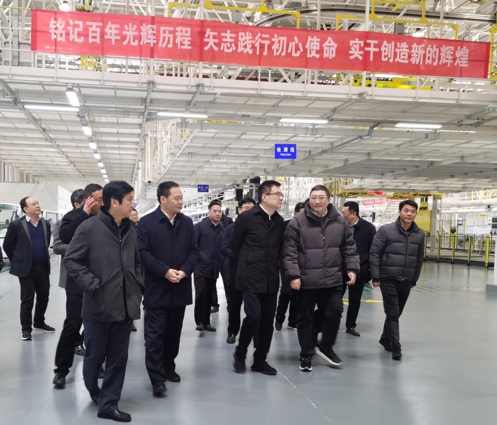 省委常委、常务副省长梁桂视察上饶超级智慧工厂 鼓励爱驰持续发力全球市场
