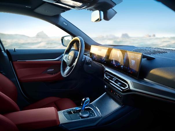 诠释品牌运动魅力，强化电动化攻势 创新BMW i4中国上市