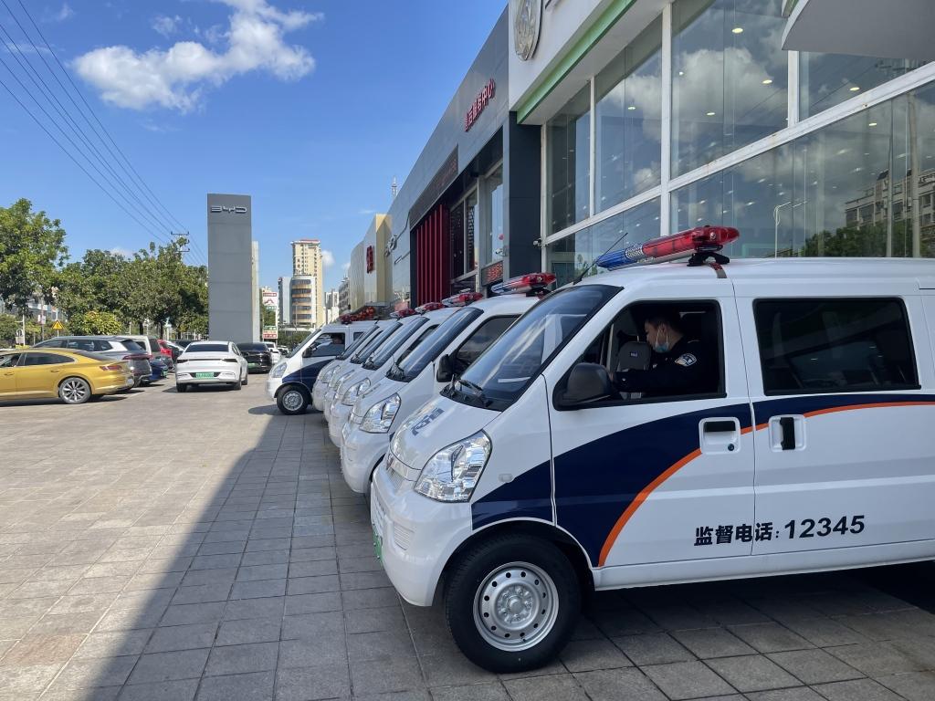 五菱荣光EV晋升“警务车”携广东揭阳警方开启绿色警务新模式