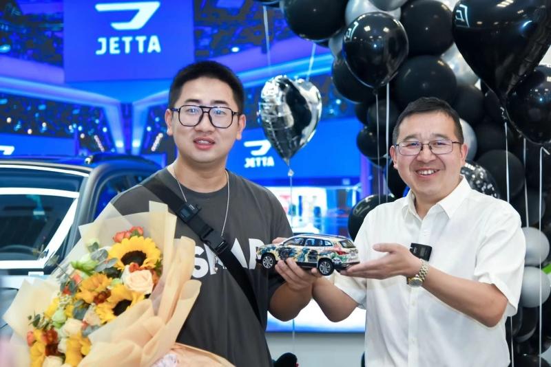 捷达VS7两周年定制版交付,首位车主竟然是他!