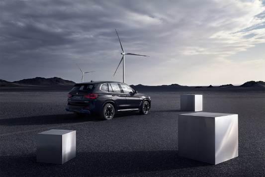 新BMW iX3斩获德国ADAC测试最佳车辆桂冠