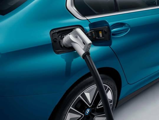 强化电动化产品攻势 全新BMW i3震撼上市
