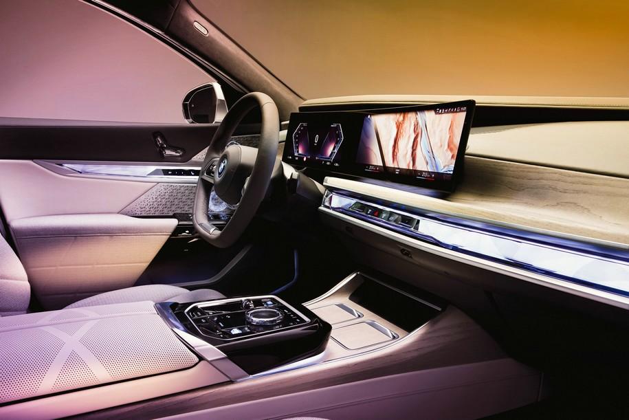 全新BMW 7系携十大量产创新数字成果全球首发