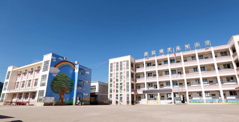 全新一代路虎·揽胜携手当代艺术家 助力青少年健康成长