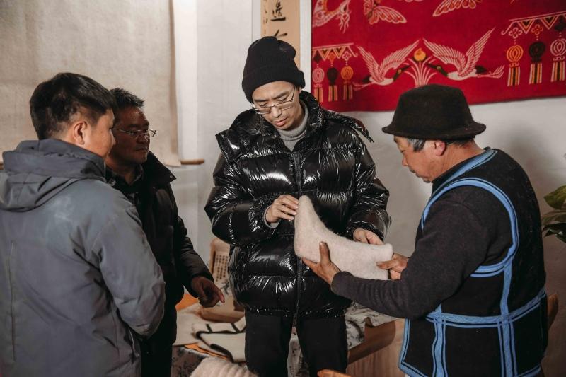 全新一代路虎·揽胜携手当代艺术家 助力青少年健康成长