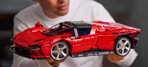 生命不息,超跑不止 全新乐高机械组法拉利 Daytona SP3 华丽上市!