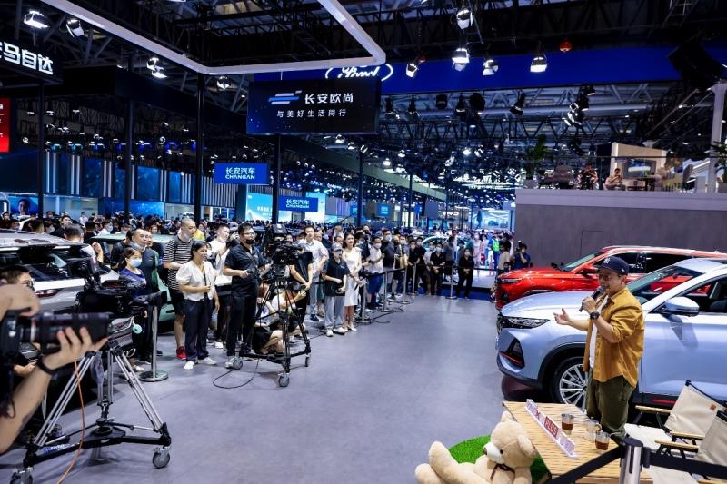十万级最值得买的七座SUV,欧尚X7 PLUS 7座版亮相重庆车展