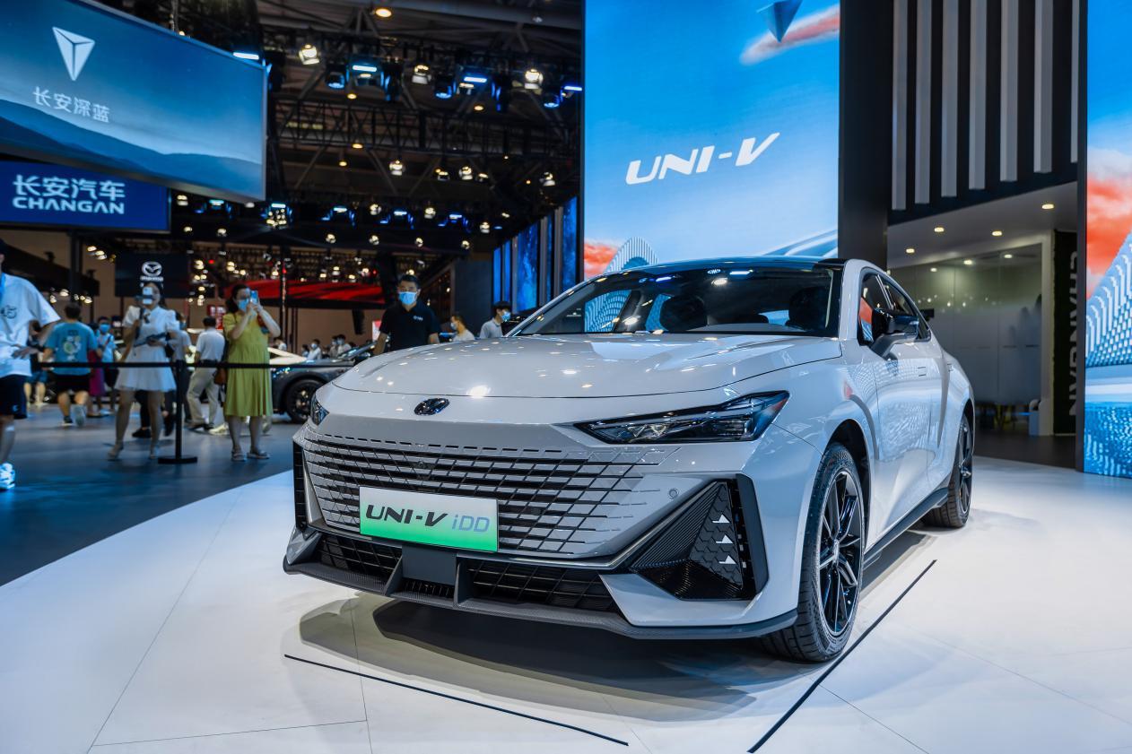 标配运动套件,UNI-V 2.0T 12.99万元起正式上市,iDD全球首秀