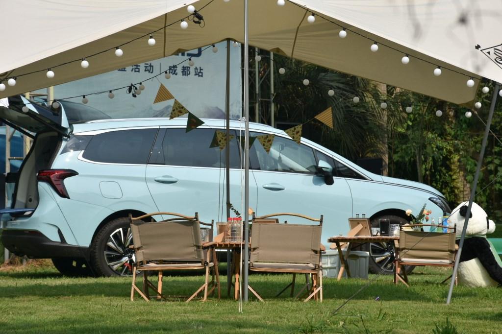 全系1.5T、百变空间、躺睡模式,7座家用车风行游艇还真行