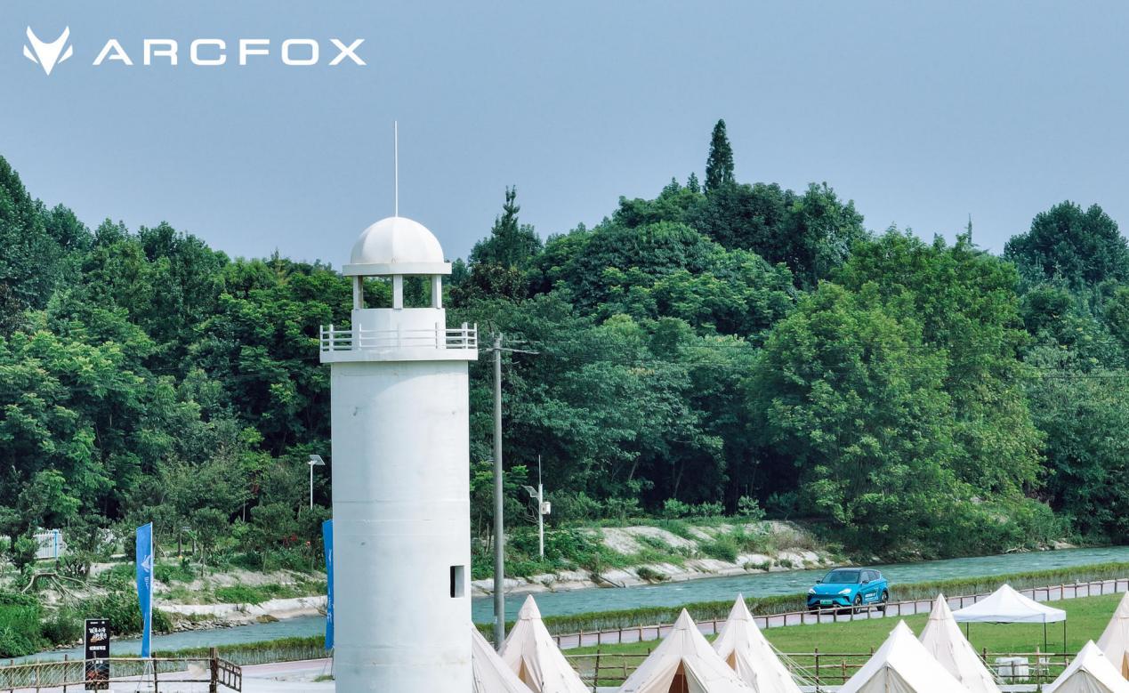 “极”宿山海,和极狐开启盛夏成都野奢之旅