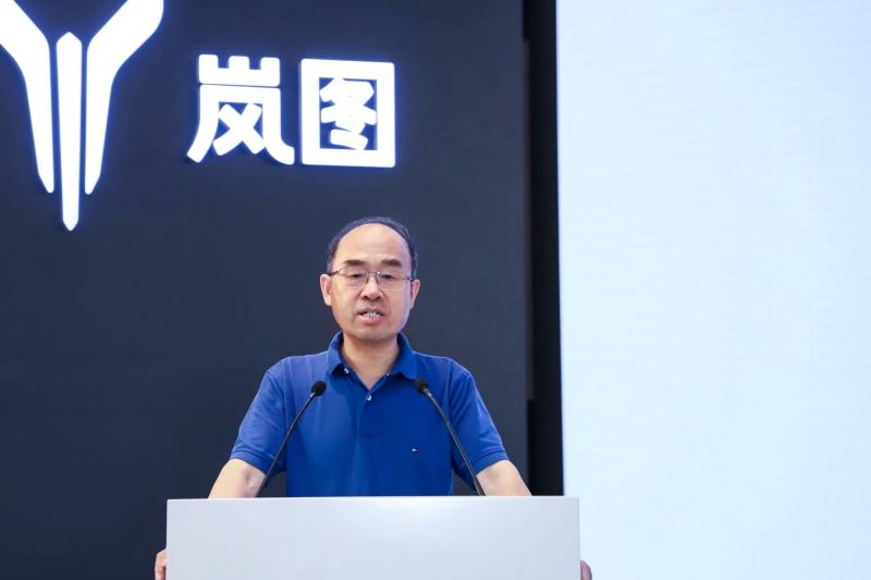 岚图梦想家开启首批交付 现场大客户战略签约6000辆订单