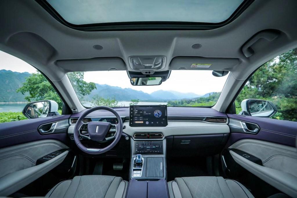 三款车型、22.9万-26.3万的售价,魏牌拿铁DHT-PHEV凭什么?
