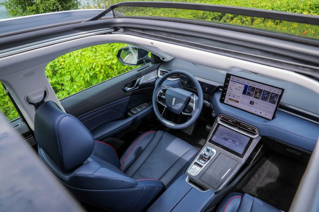三款车型、22.9万-26.3万的售价,魏牌拿铁DHT-PHEV凭什么?