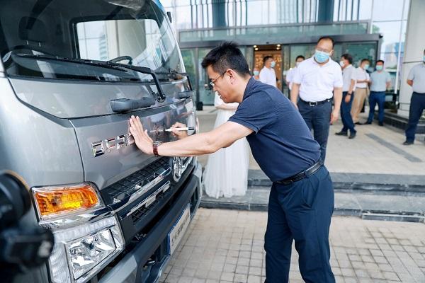 东风多利卡超能品鉴万里行抵达武汉,实况2000公里奉上精彩开篇