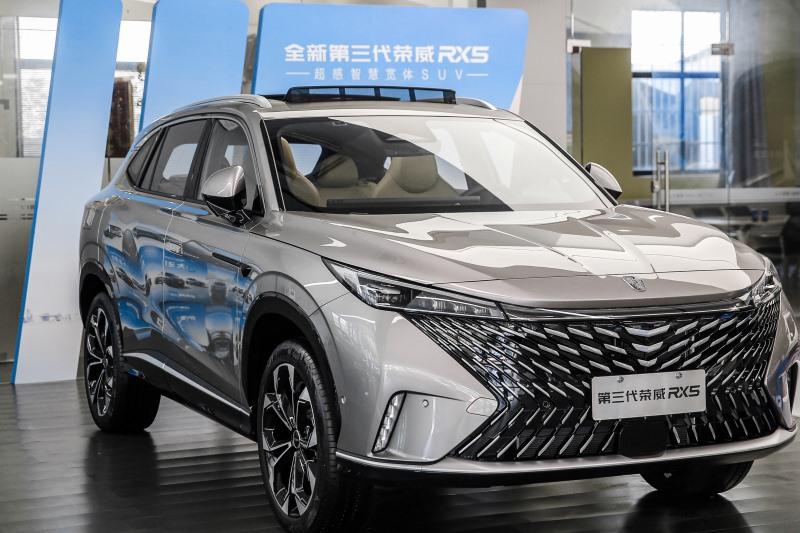 “两大首创 三大进阶”真豪横，全新第三代荣威RX5实车到店人气攀升