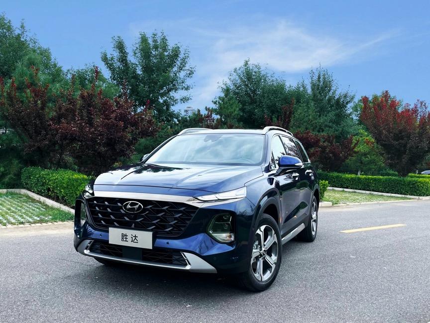 第四代胜达2023款实车首现身 看看新车到底有何不同?