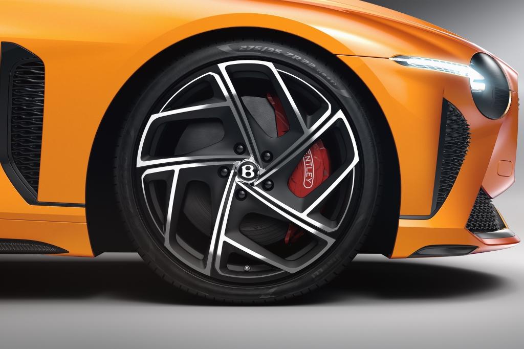 宾利MULLINER BACALAR车型的手工匠造完工在即