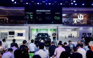 全程C位在线，零跑C01高性能暗夜极光版领衔家族车型强势登陆成都车展