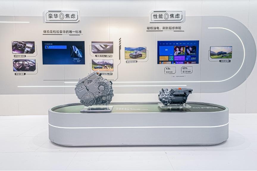 破局智能驾驶,魏牌成都车展发布中国首个量产城市NOH辅助驾驶系统