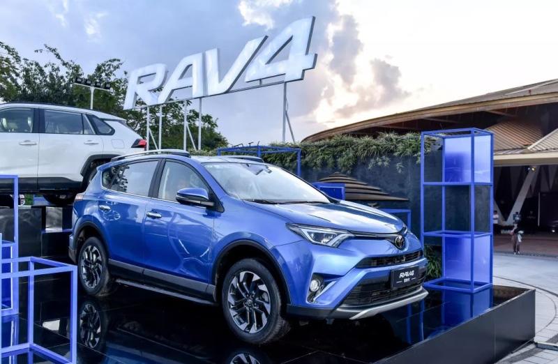 传承与革新并行 RAV4荣放2022款重塑价值标杆
