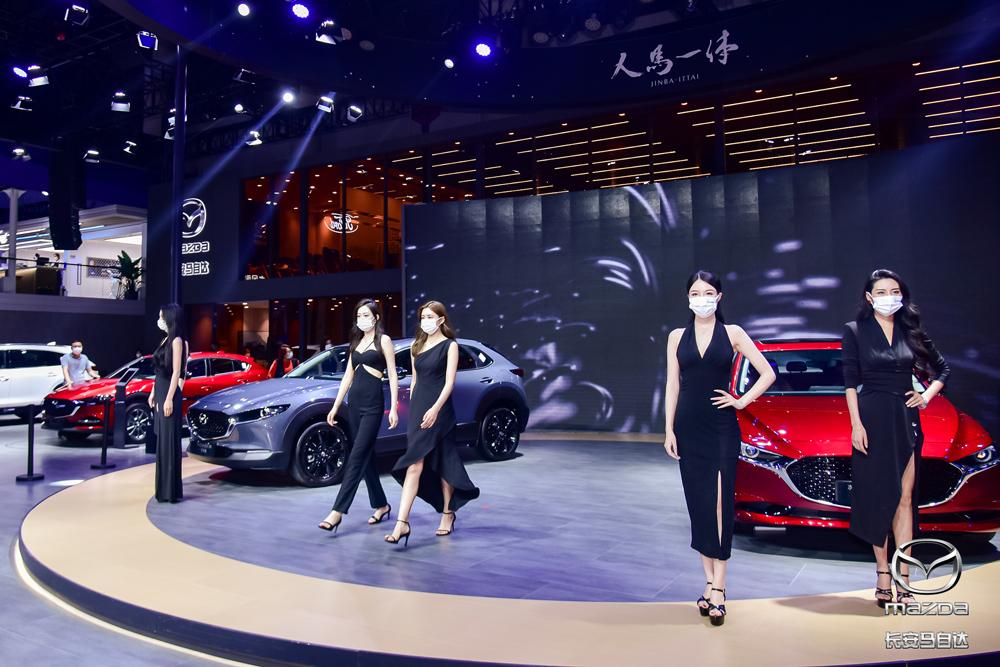 长安马自达全新世代黑曜版双车闪耀 2022成都车展