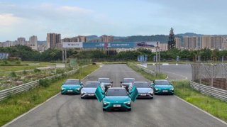 尽情S放 2022哪吒S赛道嘉年华惊艳来袭