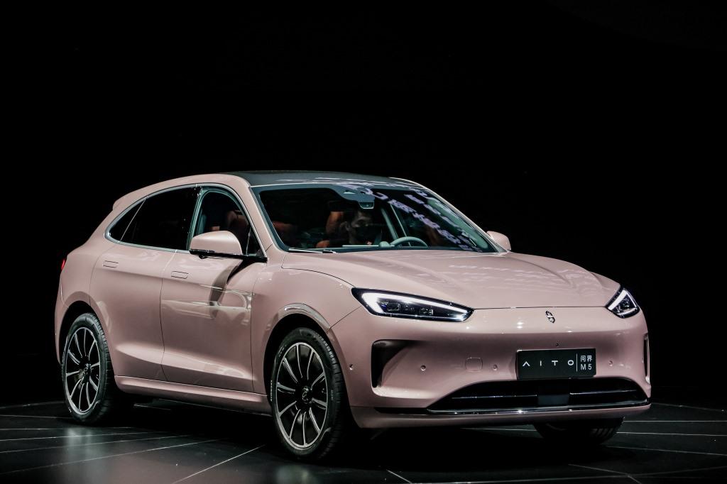 首搭HarmonyOS 3智能座舱、续航552km/620km ，问界M5 EV强势而来