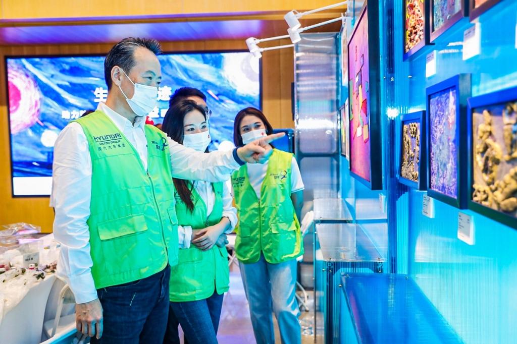 现代汽车集团《生命的痕迹—助力脑瘫儿童康复公益画展暨义卖》活动正式开幕