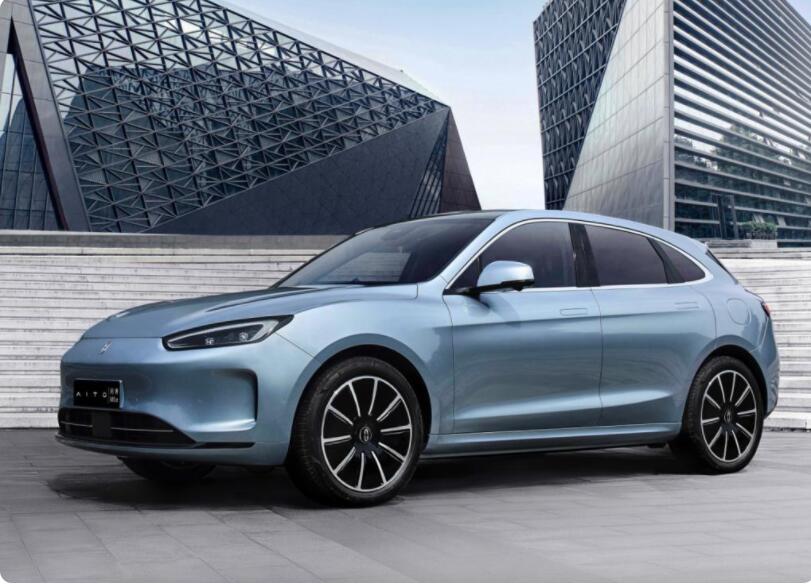 这辆 SUV 华为技术加持轻松赢特斯拉?