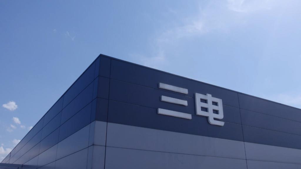 双喜临门!C01昨日上市,零跑科技今日“荣登”港交所创年内最大IPO