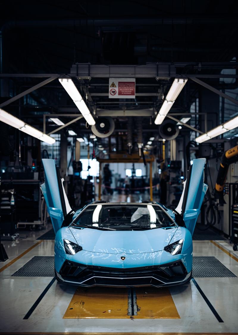 兰博基尼Aventador时代落幕,定义超跑十年的“纯粹”兰博基尼V12超级跑车正式停产