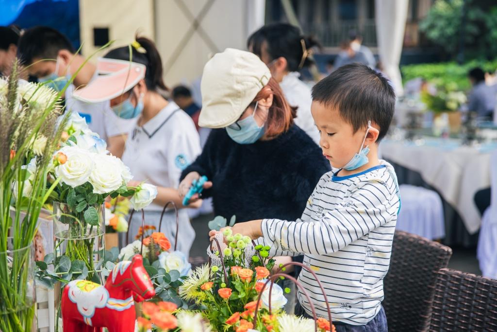 别赶路，来和沃尔沃XC60一起感受成都的金秋十月